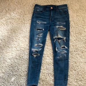 American Eagle high rise distressed jeggings!